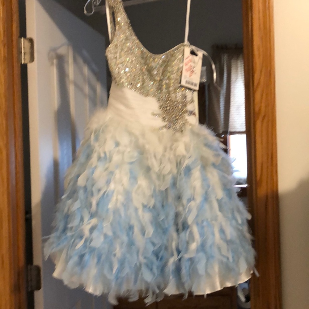 Short formal dress
